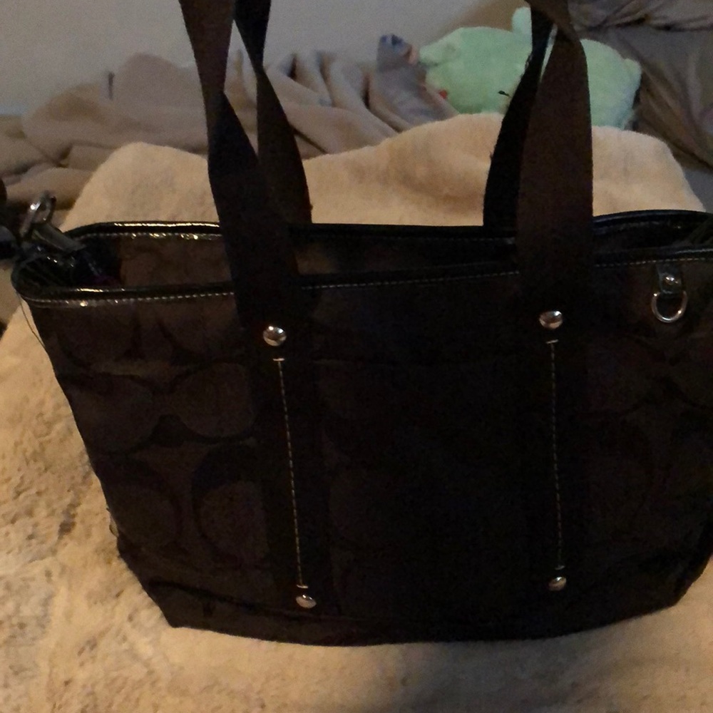 Large coach handbag